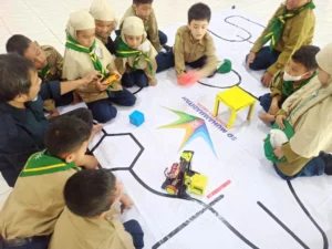 Happy Friday, Siswa SD Mugres Belajar Robot