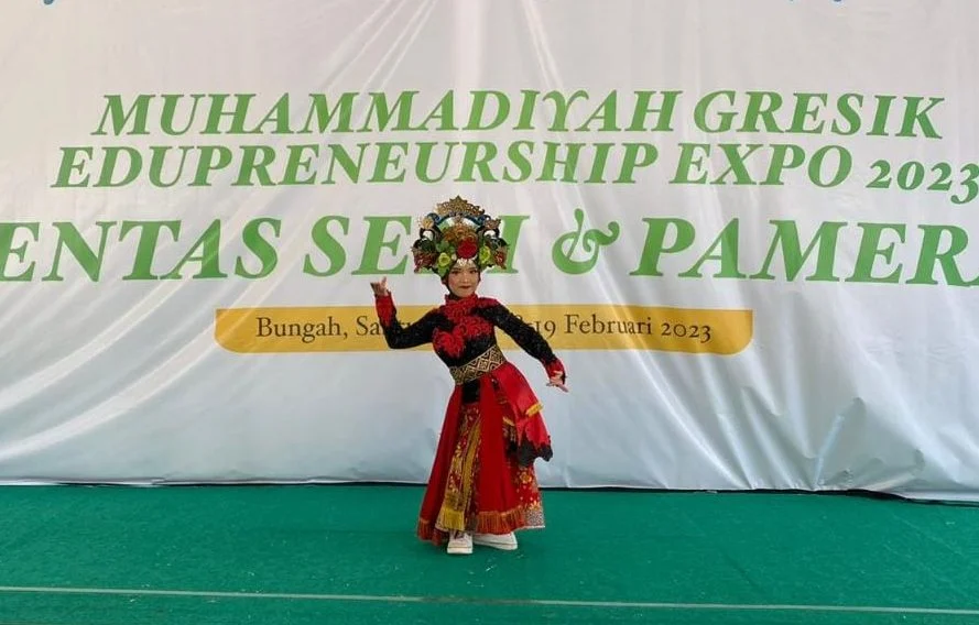 Menari Sorote Lintang Kemukus, Siswa SDM 1 Balongpanggang Memukau