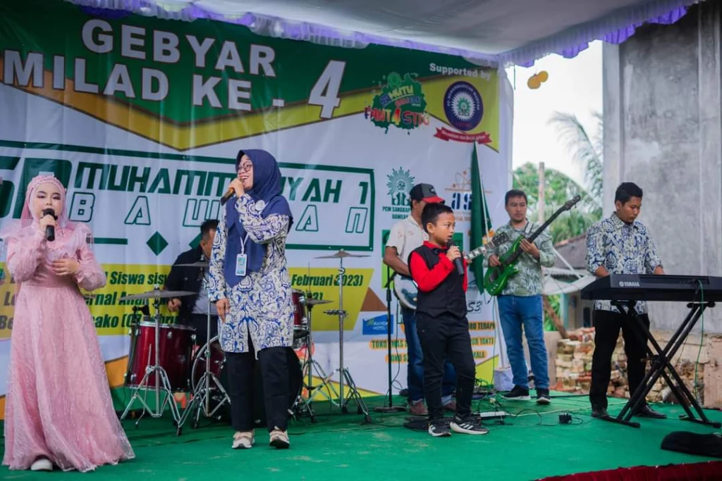 Band Kolaborasi, Kepala SD Mutu Bawean Nyanyikan Lagu Bintang