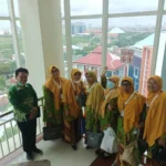 Kena Prank, Nenek 75 Tahun Semangat Turun Tangga dari Lantai 12