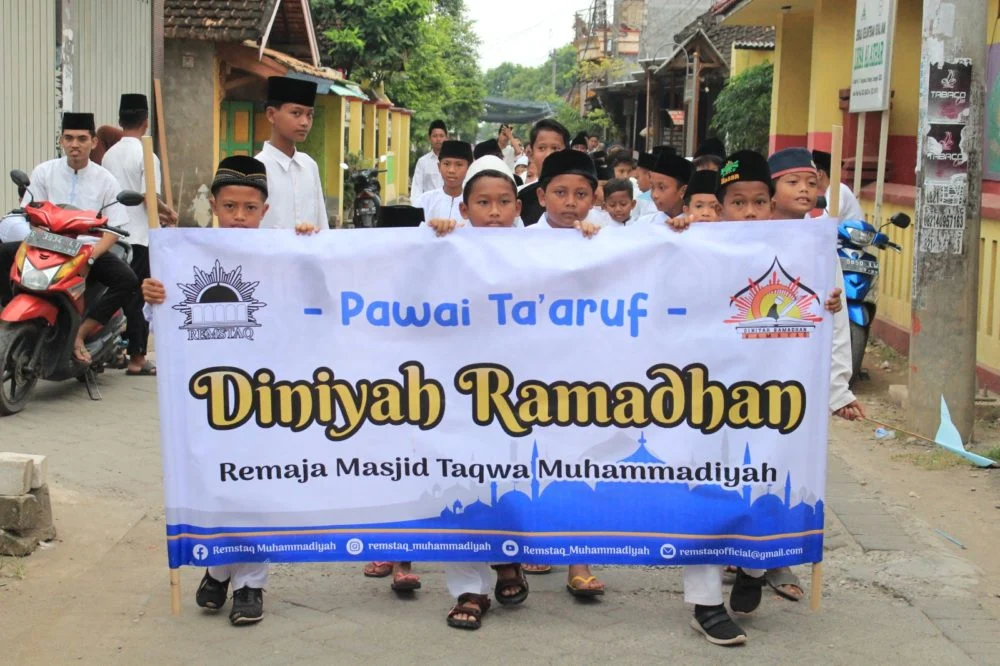 200 Santri Berkeliling Desa Sambut Ramadhan