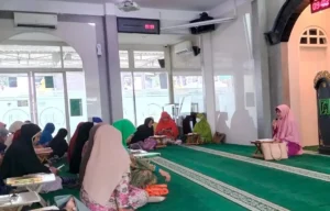 Warga Aisyiyah Gayungan Ngaji Syiam dan Surat Al-Hujurat Ayat 13