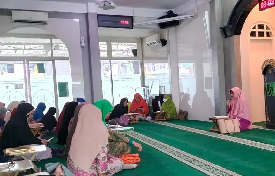 Warga Aisyiyah Gayungan Ngaji Syiam dan Surat Al-Hujurat Ayat 13