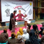 Kak Tobi Bercerita tentang Legenda Surabaya di Sekolah Kreatif Baratajaya