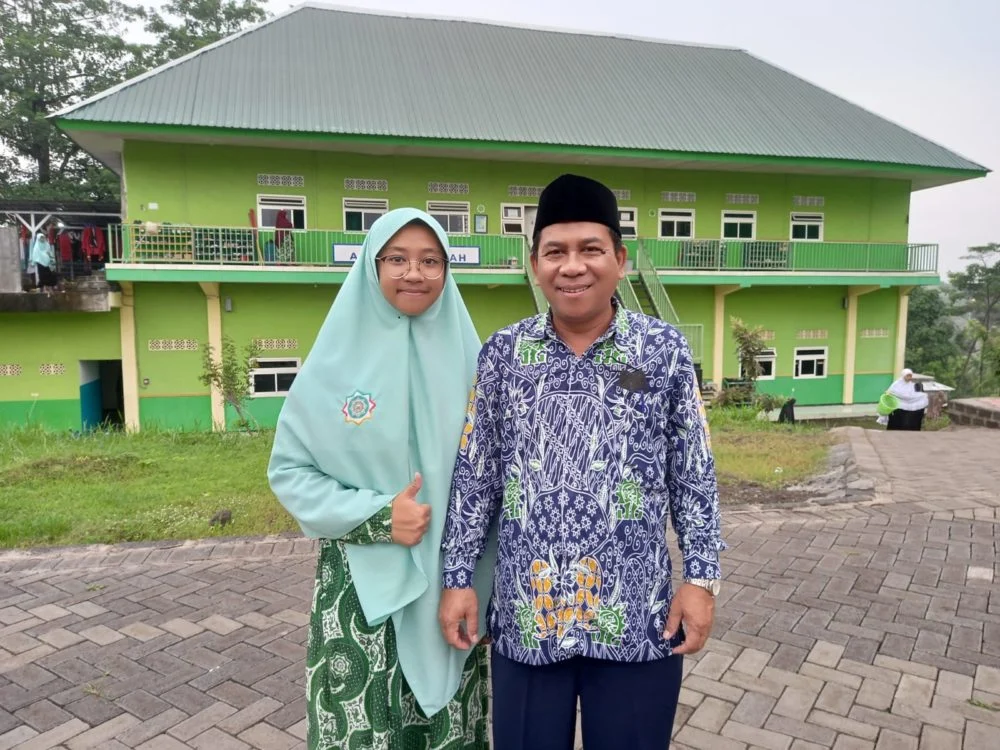 Rahasia Putri Kepala SD Mudipat Surabaya Diterima di Unesa