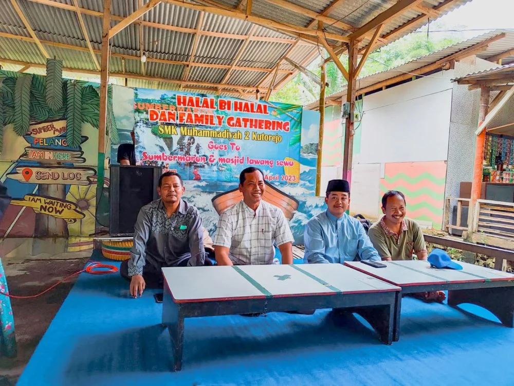 SMK Mudaku Mojokerto Halalbihalal di Sumber Maron