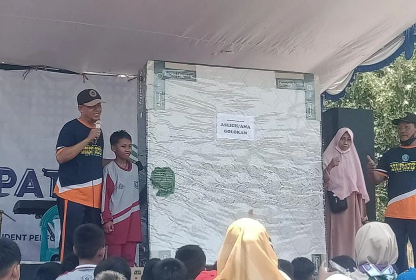 Milad MTs Mupatsy, Siswa Ini Kaget Dapat Springbed