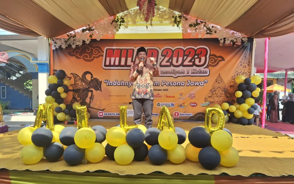 Jadi Tamu Kehormatan, Ini Pesan Kepala Dispendikbud Sidoarjo di Milad SD Sakri 
