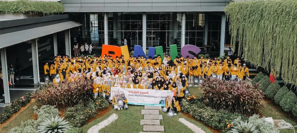 233 Siswa Smamsatu Kunjungi Binus University
