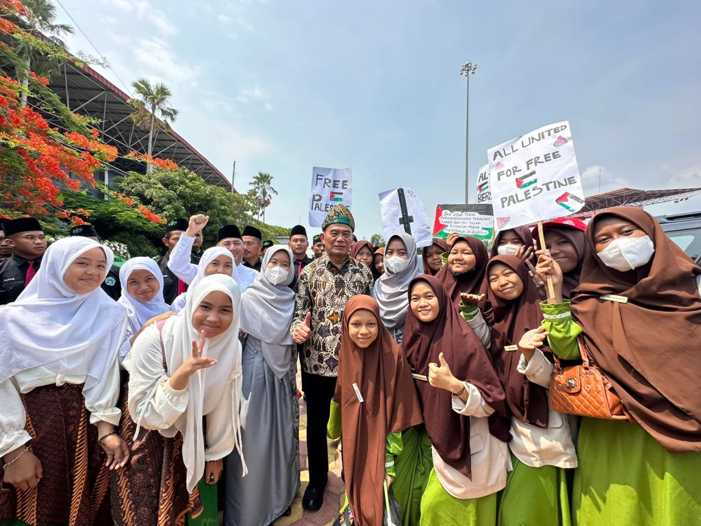 Empat Hal yang Harus Dimiliki Santri Menurut Menko Muhadjir