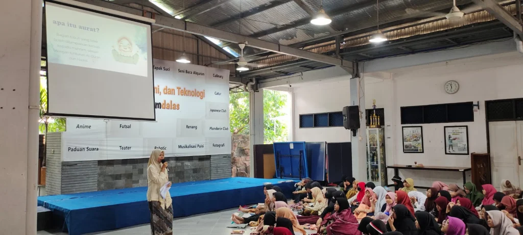 Pelajar SMP Ini Fasih Memotivasi Jaga Aurat