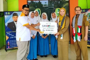 Percaya Lazismu, SMAN 1 Kedungpring Lamongan Serahkan Dana Palestina