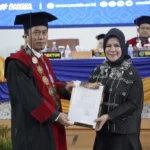SK Prodi Kedokteran Gigi Umsida Diserahkan di Acara Wisuda
