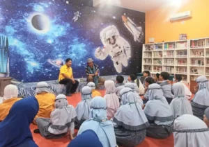 Jurnalis Cilik SD Mugeb Berguru ke Gol A Gong, Dapat CHuPPT 