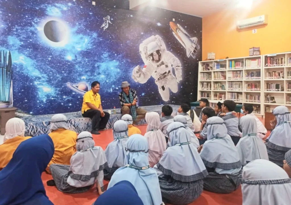 Jurnalis Cilik SD Mugeb Berguru ke Gol A Gong, Dapat CHuPPT 