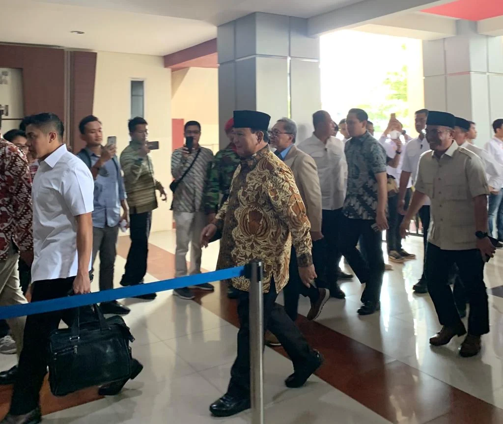Prabowo Hadir di Dialog Terbuka Muhammadiyah di UM Surabaya, Gibran Absen