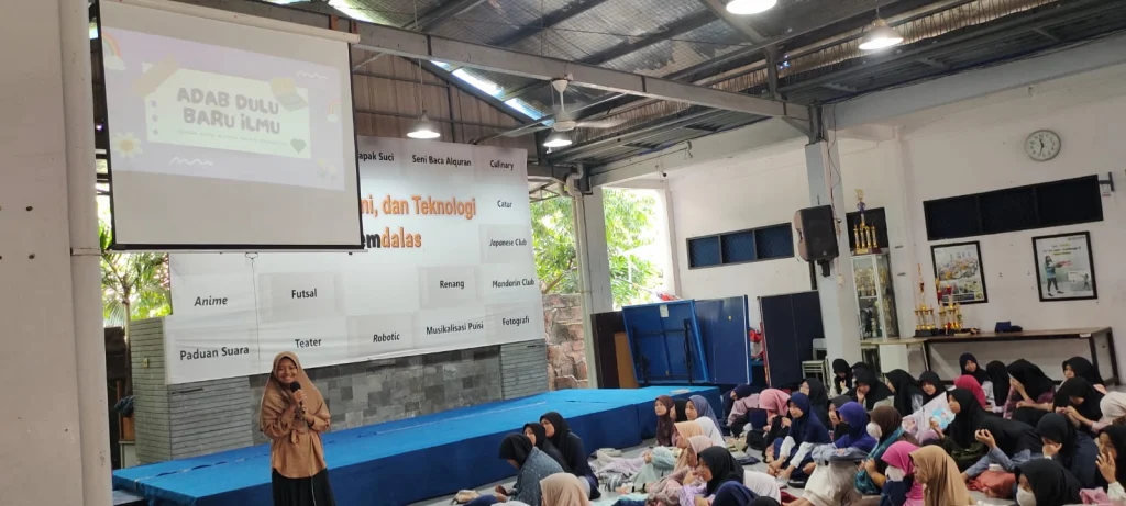 Adab Orang Berilmu, Datang jika Diundang di Suatu Acara