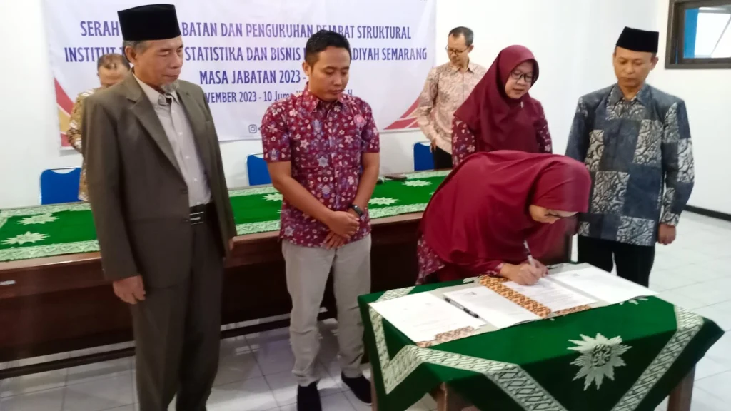 Dua Wakil Rektor Itesa Muhammadiyah Semarang Dikukuhkan