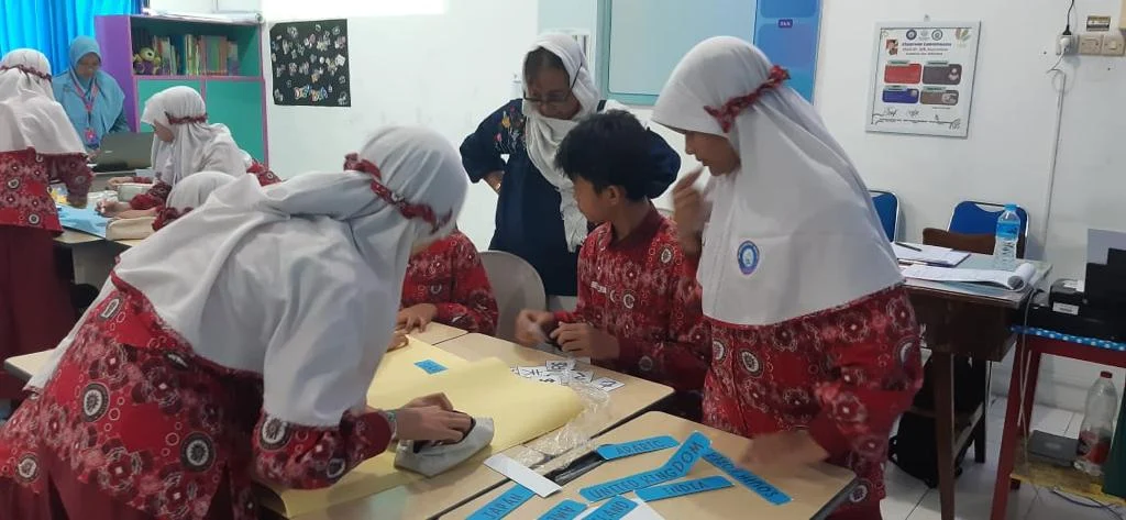 Monev Cambridge Centre ID 110 di SDMM Fokuskan Prinsip CLIL