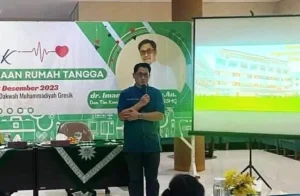 Kalau Anak Panas, Sebaiknya Kompres Pakai Air Apa?