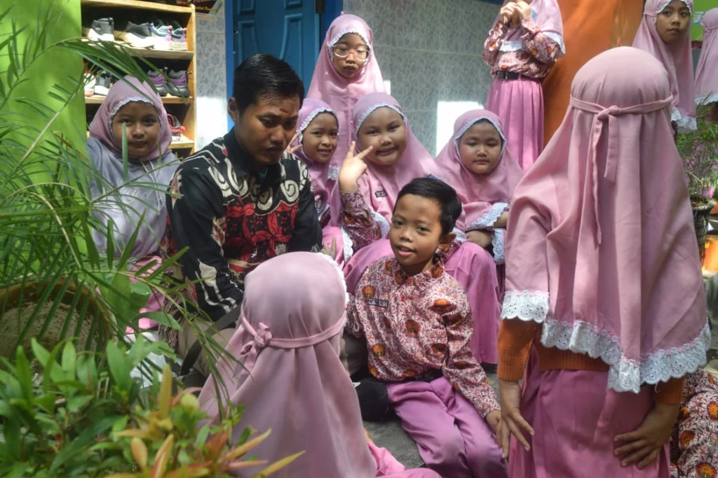 SD Mukrida Studi Tiru ke MIM Sapro  