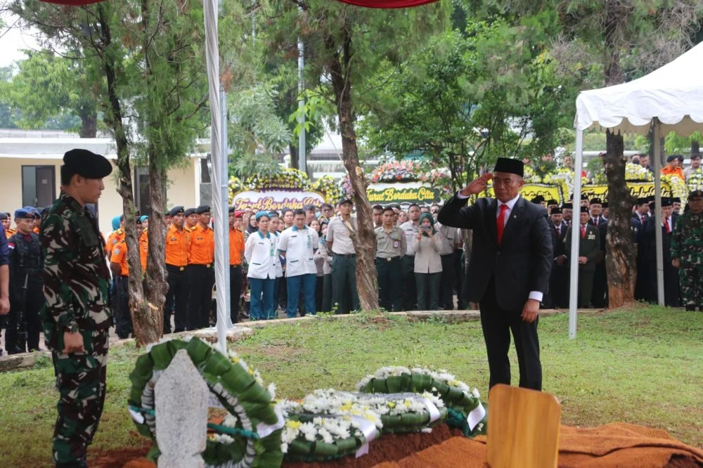 Kenang Doni Monardo, Menko PMK: Tidak Pulang saat Tangani Covid-19