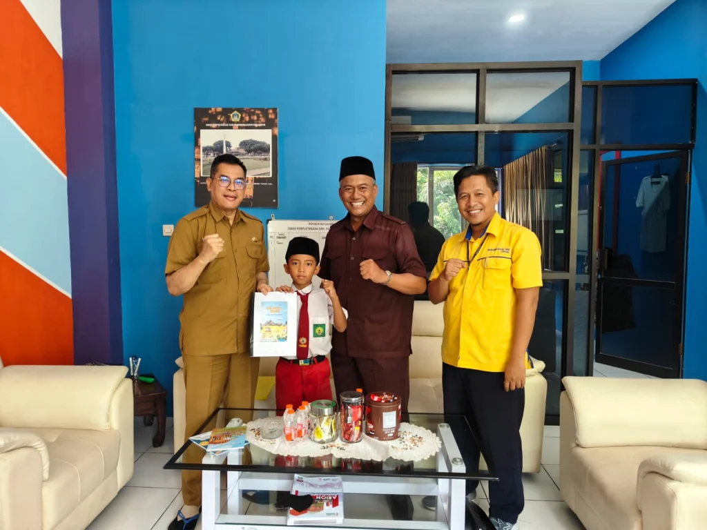 Mimsix Sekapuk Menerbitkan Buku Antologi Cerpen Karya Siswa