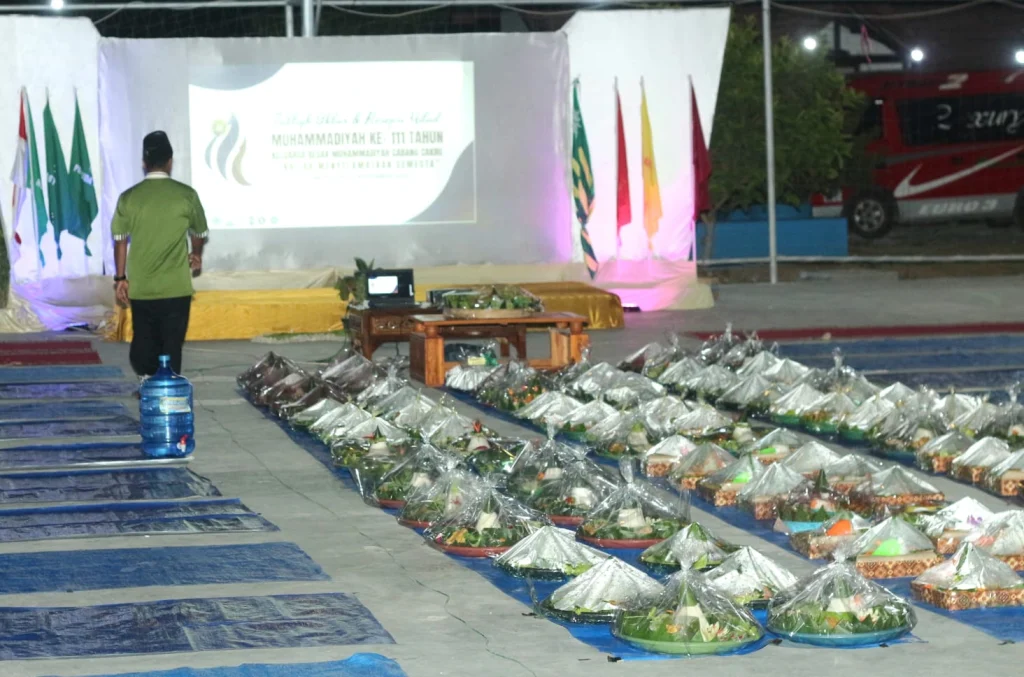 111 Tumpeng di Peringatan Milad Ke-111 Muhammadiyah PCM Cakru