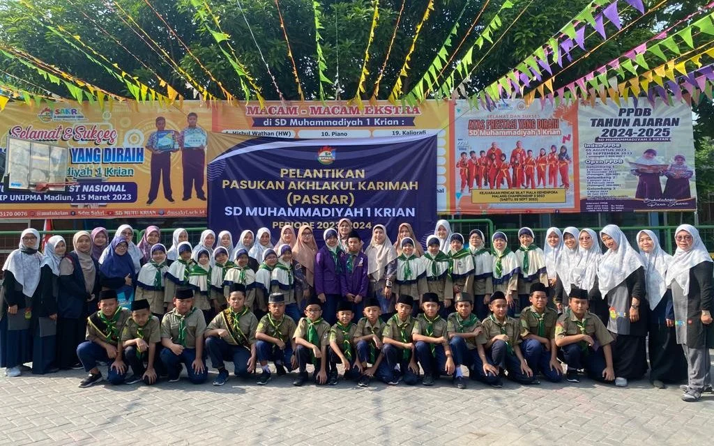 33 Anggota Pasukan Akhlakul Karimah SD Sakri Dilantik