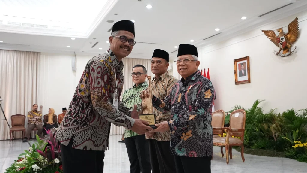 SMA Muhi Yogyakarta Menerima Anugerah Revolusi Mental 2023 