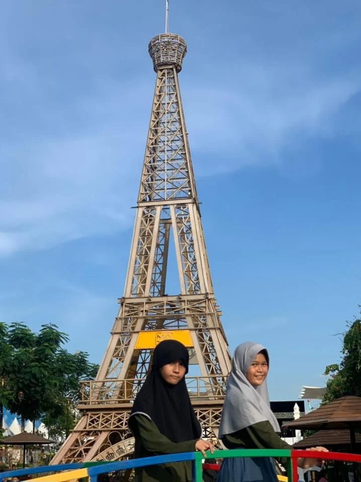 Siswa Ini Sukses Taklukkan Ketinggian di Malioboronya Madiun