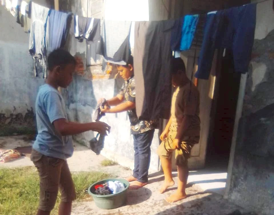 Mencuci Baju, Pelajaran Keterampilan Hidup Peserta Live in Journey