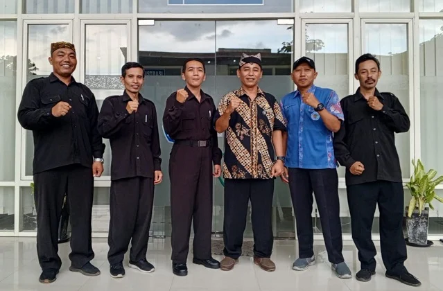 Penilaian Kinerja, Kepala SMK Muda Genteng Raih Predikat Baik