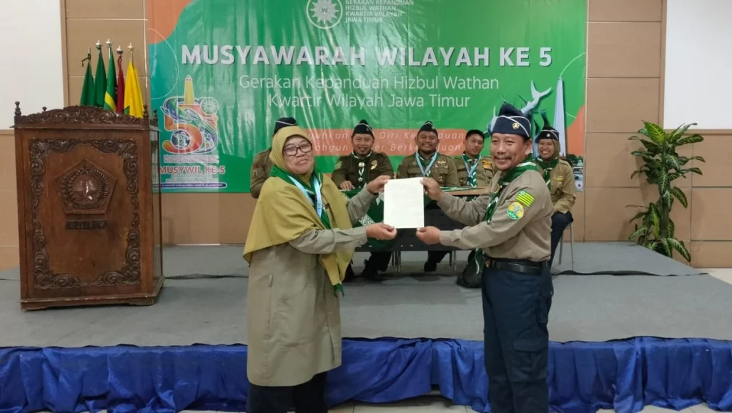 Kado Puisi untuk Ketua Baru Kwarwil HW Jatim