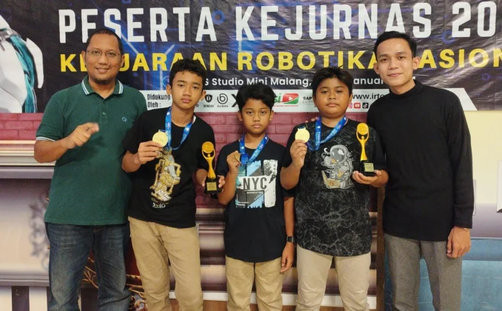 SD Muda Babat Juara Lomba Robotik Nasional IRTC