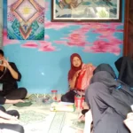 Di Desa Wisata, Siswa Smamda Belajar Mengubah Plastik Kresek Jadi Bunga Indah