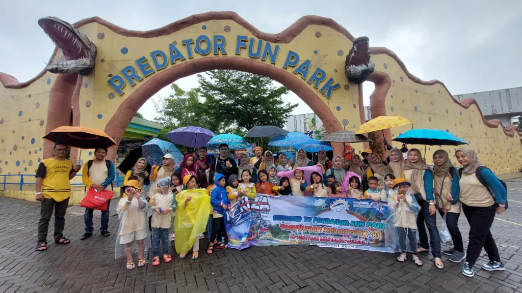 Diguyur Hujan, Outbound Siswa TK Aisyiyah 1 Probolinggo makin Seru