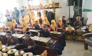 Karawitan Sambut Tamu Launching Ponpes Internasional AMF