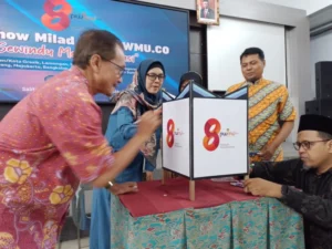 Roadshow PWMU.CO di Gresik, para Tokoh Ini Menggambar Damar Kurung