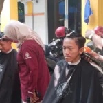 50 Siswa Smamda Bertambah Ganteng setelah Cukur Rambut di Sekolah