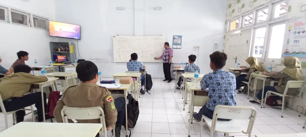 Persiapkan Calon Ilmuwan Sains, Majelis Dikdasmen PDM Gresik Pembinaan OSN