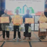 Lima Guru Smamsatu Dapat Penghargaan Khusus