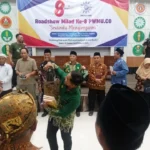Seru! Tukar Kado di Roadshow Sewindu PWMU.CO Wilayah Mataraman