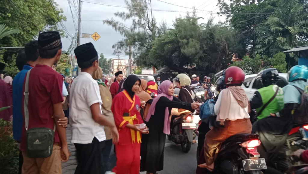 Remas Smamga Jember Menggelar Kajian, bersama Ortom Berbagi Takjil