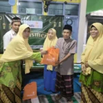 Lazismu Lamongan Berbagi Paket Ramadhan di Desa Sekaran