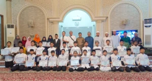 Wisuda Tahfidhul Qur’an, Pesantren Digital Muhammadiyah At-Tanwir Berbagi pada 50 Yatim
