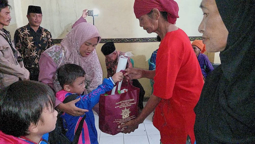 Safari Ramadhan TK dan KB Aisyiyah V Kota Probolinggo Disambut Hangat Warga Desa