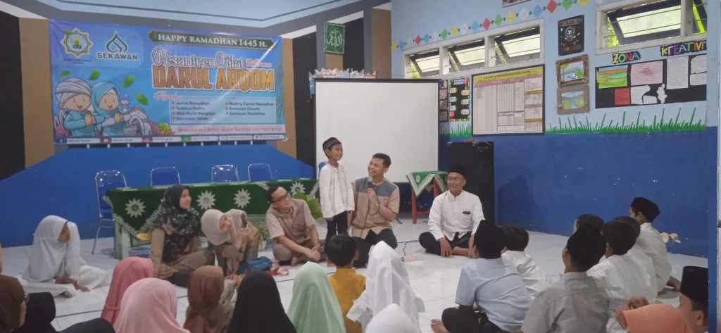 Mimsix dan Sekawan Berbagi pada Janda dan Penyandang Disabilitas 