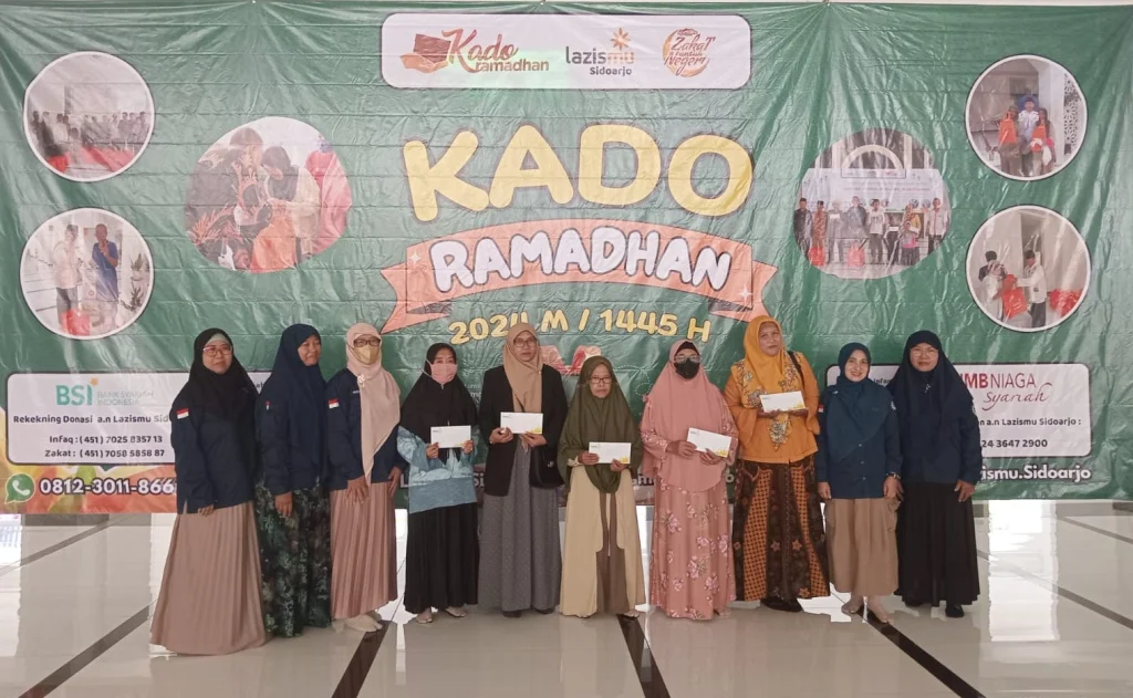 Lazismu Sidoarjo Bagikan Kado Ramadhan pada 310 Guru TPQ, 300 Dhuafa, dan 100 Marbot Masjid