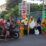 PRM-PRA Masangan Wetan Berbagi Takjil di Jalan Raya